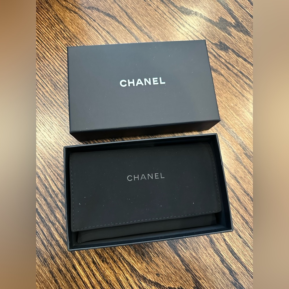 BNIB Chanel black caviar card holder with GHW (gold hardware) - Picture 7 of 10